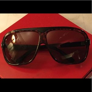 YVES SAINT LAURENT UNISEX SUNGLASSES PRE-OWNED